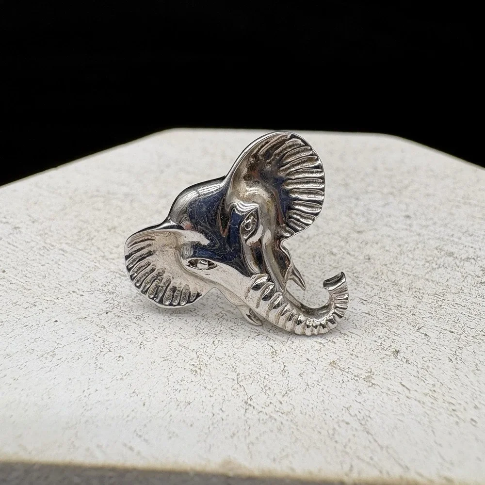 Unbranded Elephant Head Ring Unisex Size 8 Silver Excellent 925 Sterling Thai